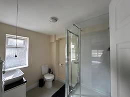 2br-sleeps6-parking-petsok-balcony-countryside