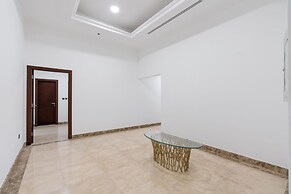 4BR Maid Penthouse w Pool and Jacuzzi