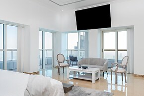 4BR Maid Penthouse w Pool and Jacuzzi