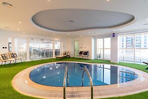4BR Maid Penthouse w Pool and Jacuzzi
