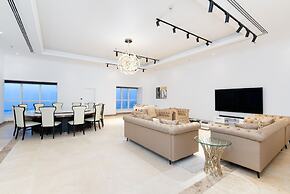 4BR Maid Penthouse w Pool and Jacuzzi