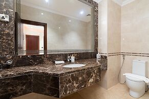 4BR Maid Penthouse w Pool and Jacuzzi