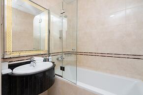 4BR Maid Penthouse w Pool and Jacuzzi