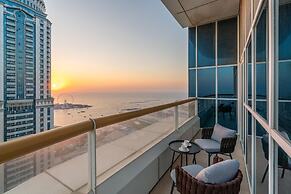 4BR Maid Penthouse w Pool and Jacuzzi