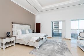 4BR Maid Penthouse w Pool and Jacuzzi