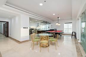 4BR Maid Penthouse w Pool and Jacuzzi