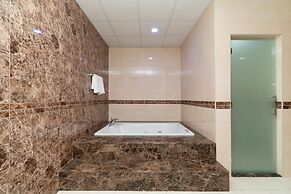 4BR Maid Penthouse w Pool and Jacuzzi