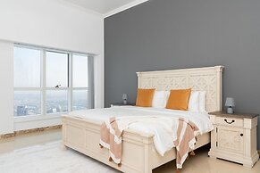 4BR Maid Penthouse w Pool and Jacuzzi