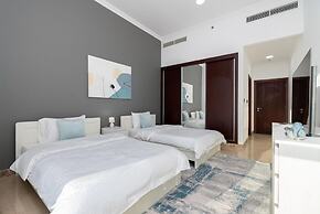 4BR Maid Penthouse w Pool and Jacuzzi