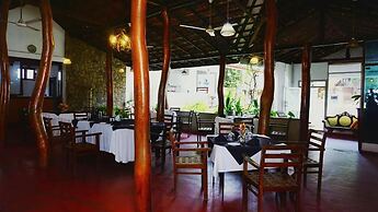 Habarana INN