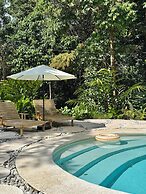 Maze Lodge