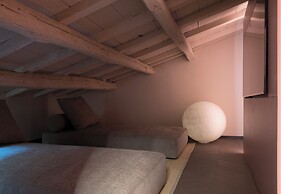 Colonna Collection