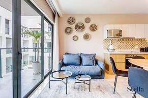 Luxe Apartments near famous 5th Ave