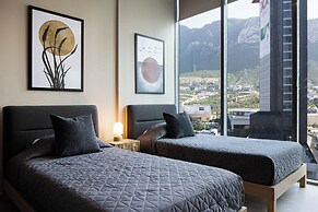 Modern Apts w Pool & Mountain View