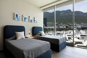 Modern Apts w Pool & Mountain View