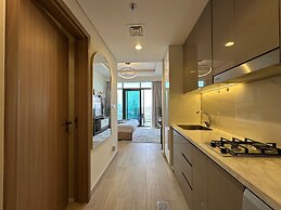 Sunset Haven - Chic Creek Studio