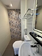 Maca Hotel by Sky Hive