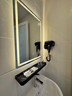 Maca Hotel by Sky Hive