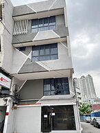 Maca Hotel by Sky Hive