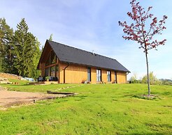 Apartment Near Pernstejn Castle in Smrcek