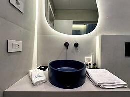 10 Stories Hotel