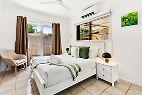 Green Cottage in Trinity Beach