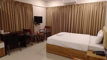 Gateway Airport Hotel