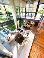 Villa Azure with Pool in Riverhouse