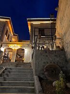 Colina Stone House