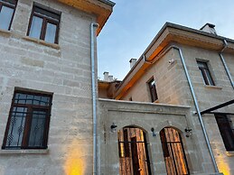 Colina Stone House