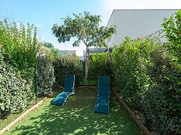Cozy Villa Near Serignan Beach