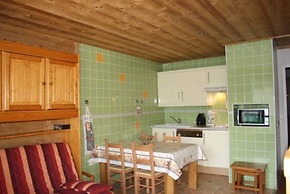 Cozy Ski Base Apartment