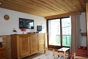 Cozy Ski Base Apartment