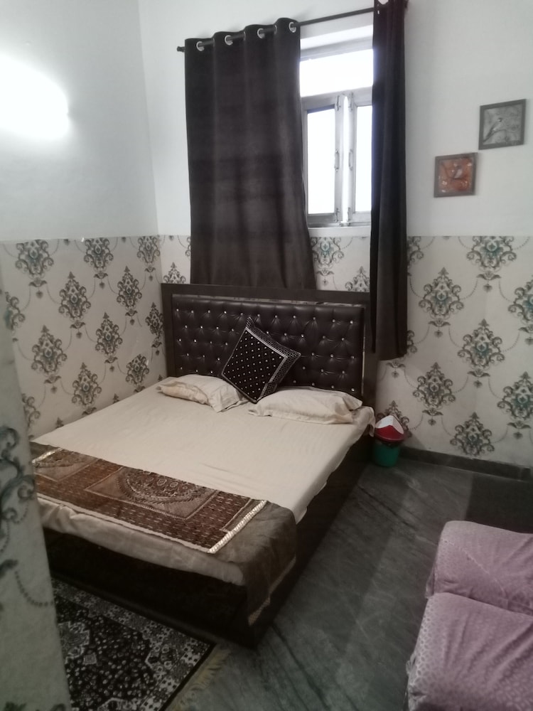 Hotel Raj Mahal