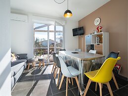 Spacious Stay by Serignan Sea