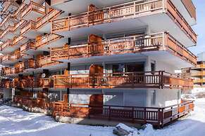 Alpine Retreat With Balcony