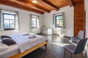 Villa Near Prkenny Dul With Sauna