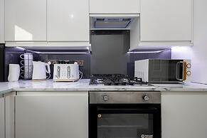 Central Brighton Marina - Apartment - Sleeps 4