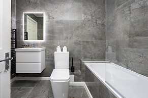 Central Brighton Marina - Apartment - Sleeps 4