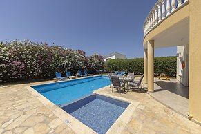 Villa Tsikkos Pende in Argaka