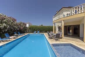 Villa Tsikkos Pende in Argaka