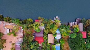 River Nest Hostel