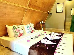 River Nest Hostel