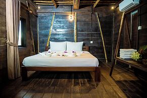 River Nest Hostel
