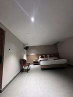 Hotel in Hypolux