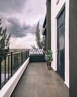Skyhut Boutique House