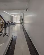 Skyhut Boutique House