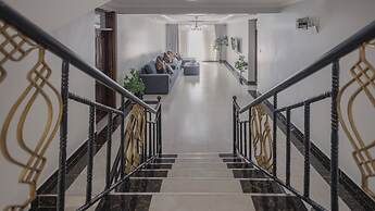 Skyhut Boutique House