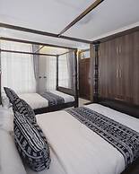 Skyhut Boutique House