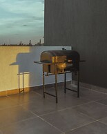 Skyhut Boutique House